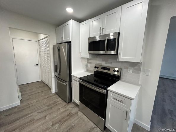 5 Norfolk Court, Coram NY 11727