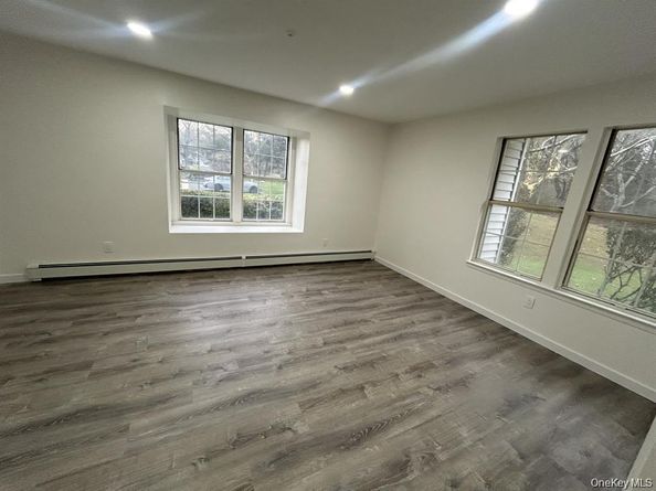 5 Norfolk Court, Coram NY 11727