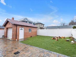 27-09 Utopia Parkway, Flushing NY 11358