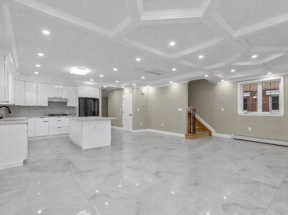 27-09 Utopia Parkway, Flushing NY 11358