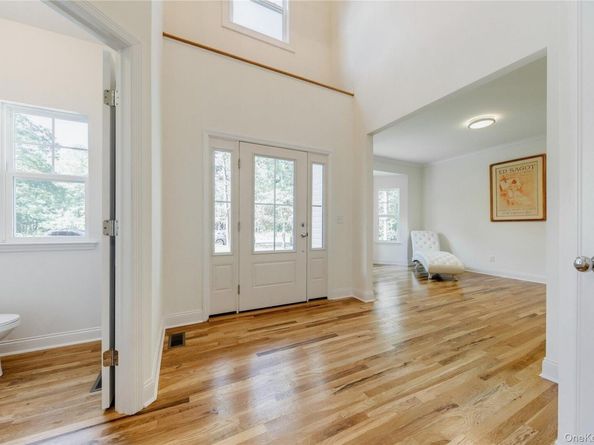 7 9th Street, Center Moriches NY 11934