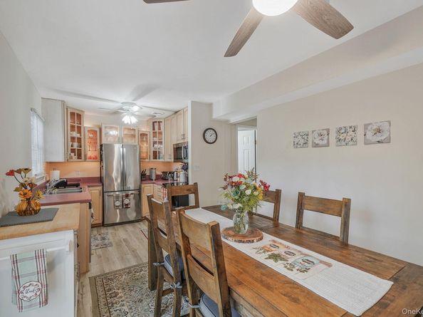 11 Bartlett Commons, Yaphank NY 11980