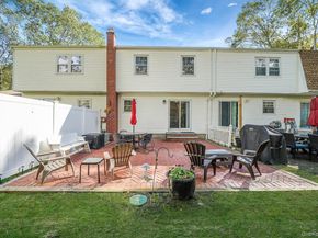 11 Bartlett Commons, Yaphank NY 11980