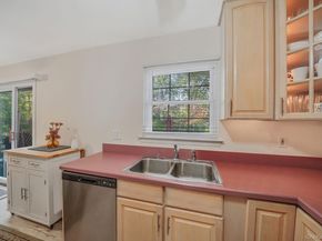 11 Bartlett Commons, Yaphank NY 11980