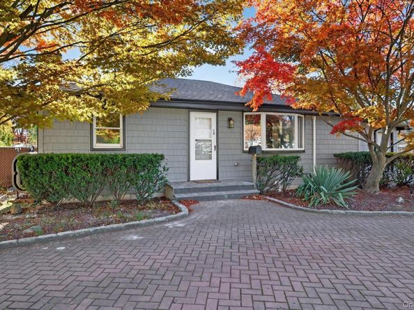 14 Muncey Road, Bay Shore NY 11706