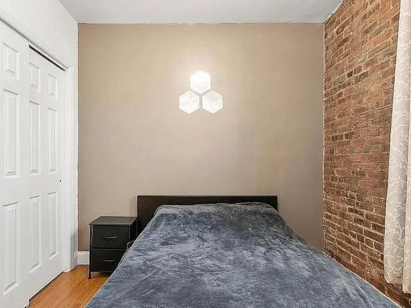 21-37 33rd Street 1E, Astoria NY 11103