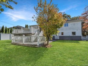 25 Estate Road, Smithtown NY 11787