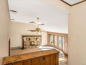 25 Estate Road, Smithtown NY 11787