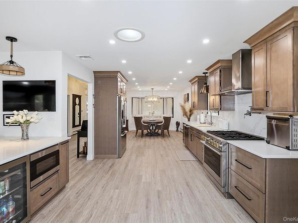 5 Fieldway Court, Huntington NY 11743