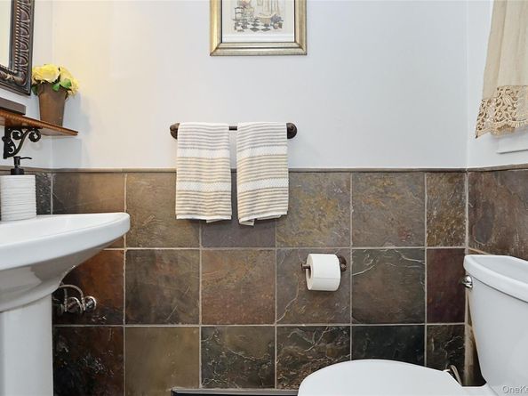 5 Fieldway Court, Huntington NY 11743