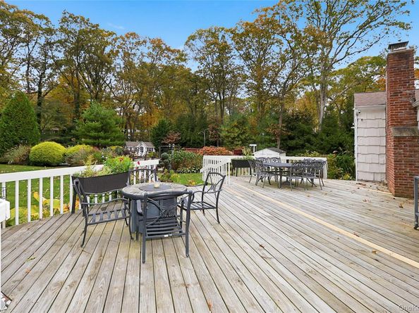 5 Fieldway Court, Huntington NY 11743