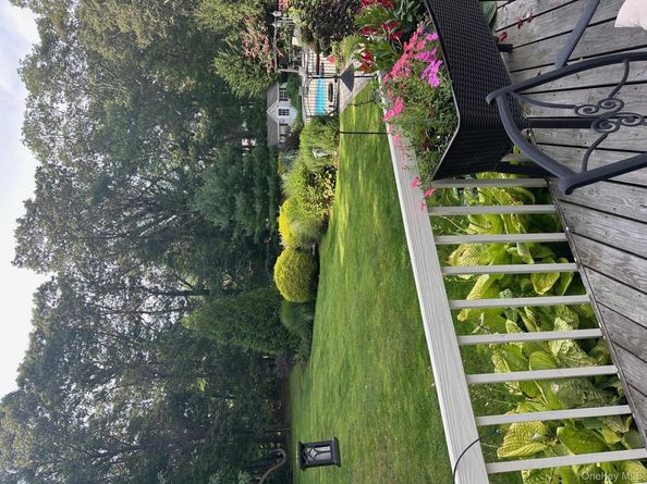 5 Fieldway Court, Huntington NY 11743