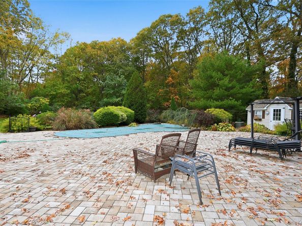 5 Fieldway Court, Huntington NY 11743