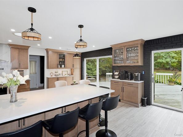 5 Fieldway Court, Huntington NY 11743