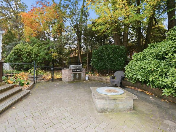 5 Fieldway Court, Huntington NY 11743