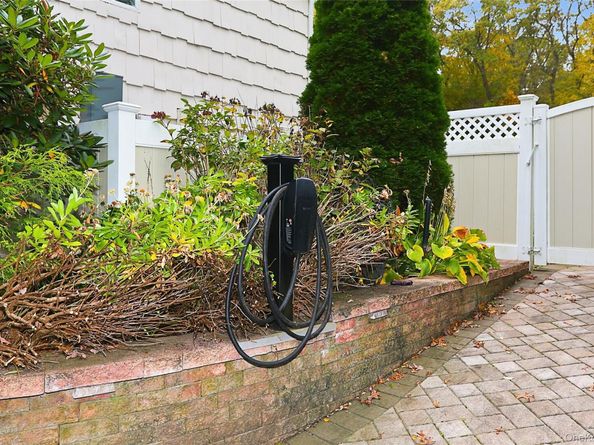 5 Fieldway Court, Huntington NY 11743