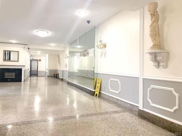 38-15 149 Street 3C, Flushing NY 11354