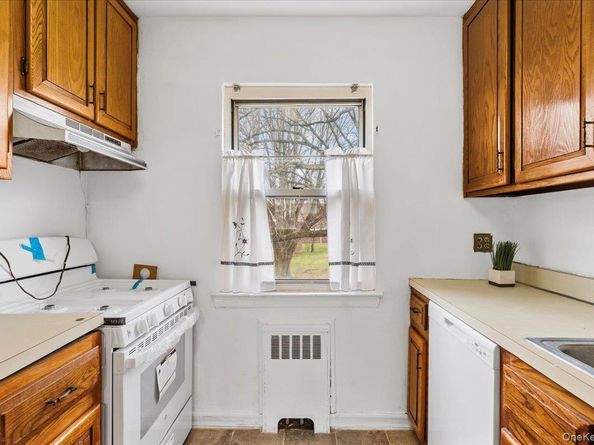 87-24 Marengo Street 2B, Holliswood NY 11432