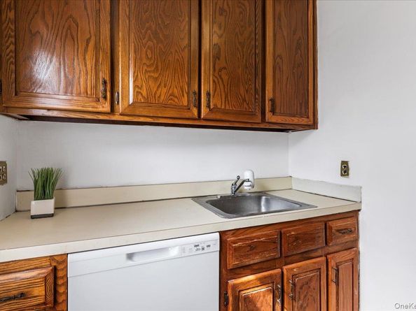 87-24 Marengo Street 2B, Holliswood NY 11432