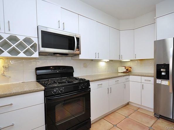 253 Garth Road 1S, Scarsdale NY 10583