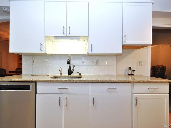 253 Garth Road 1S, Scarsdale NY 10583