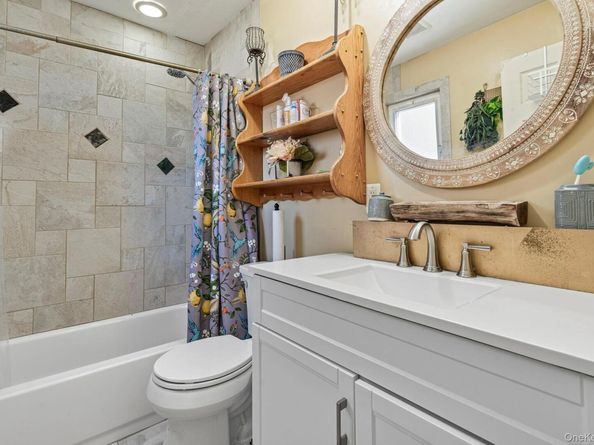 44 3rd Street, Brentwood NY 11717