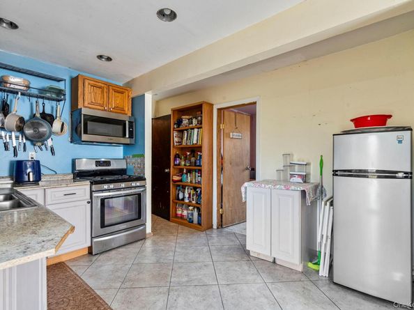 44 3rd Street, Brentwood NY 11717