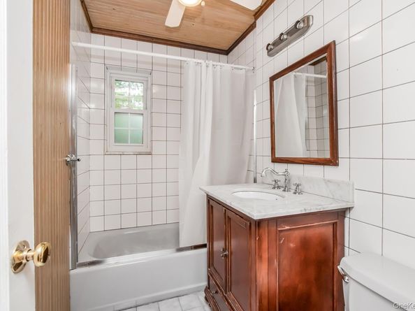 88 Parkway North, Yonkers NY 10704