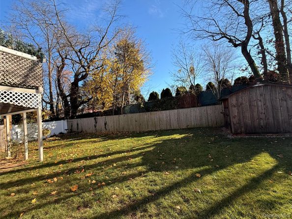 10 Armell Street, Huntington Station NY 11746