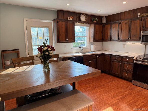 10 Armell Street, Huntington Station NY 11746