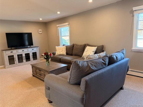 10 Armell Street, Huntington Station NY 11746