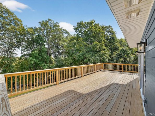 24 Ross Drive, Yorktown Heights NY 10598