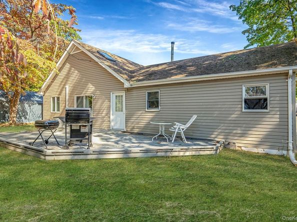 6 Sound Beach Boulevard, Sound Beach NY 11789