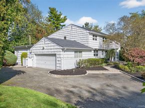 39 Hummingbird Drive, East Hills NY 11576