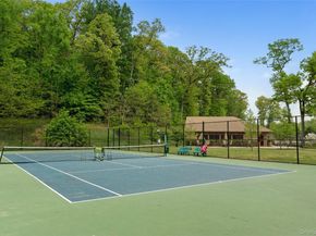 39 Hummingbird Drive, East Hills NY 11576