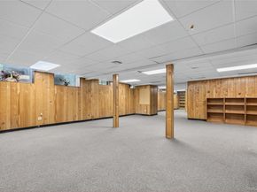 39 Hummingbird Drive, East Hills NY 11576