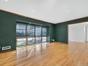 39 Hummingbird Drive, East Hills NY 11576