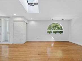 39 Hummingbird Drive, East Hills NY 11576