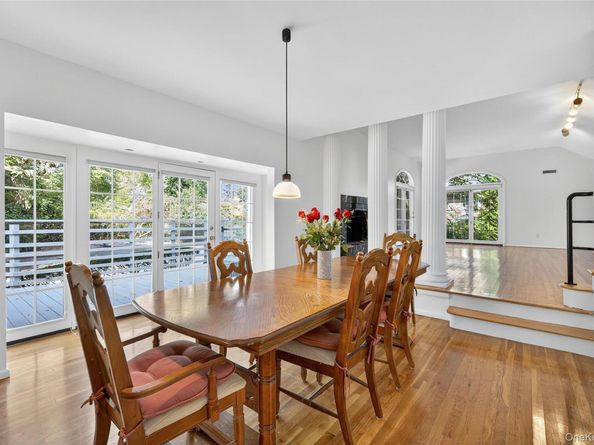 39 Hummingbird Drive, East Hills NY 11576