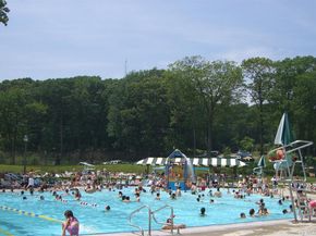 39 Hummingbird Drive, East Hills NY 11576