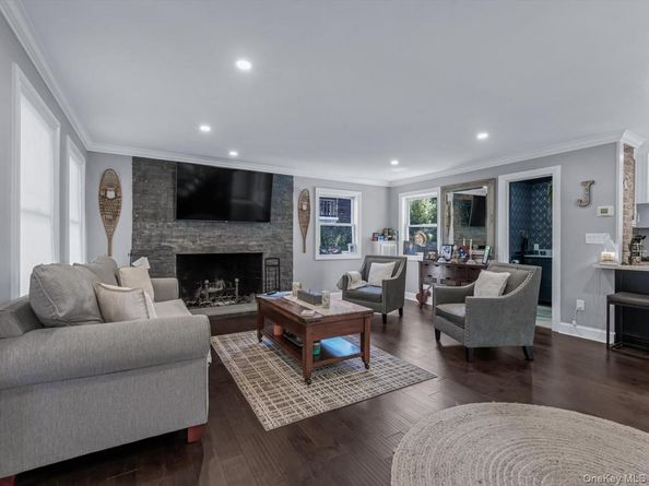 10 Smith Street, Center Moriches NY 11934