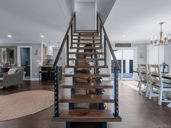 10 Smith Street, Center Moriches NY 11934