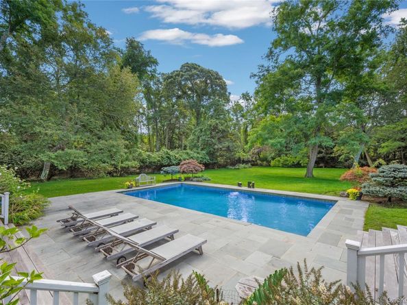 12 Fish Cove Road, Southampton NY 11968
