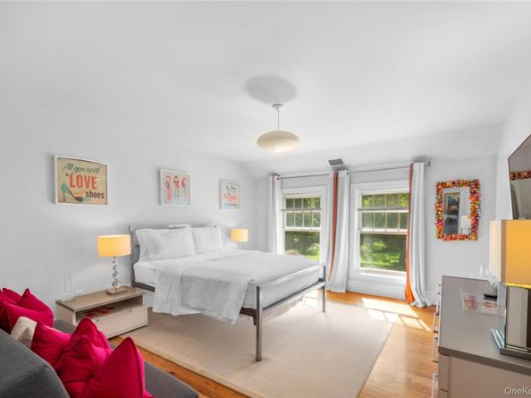 12 Fish Cove Road, Southampton NY 11968