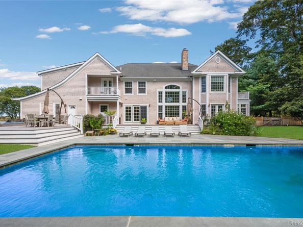 12 Fish Cove Road, Southampton NY 11968
