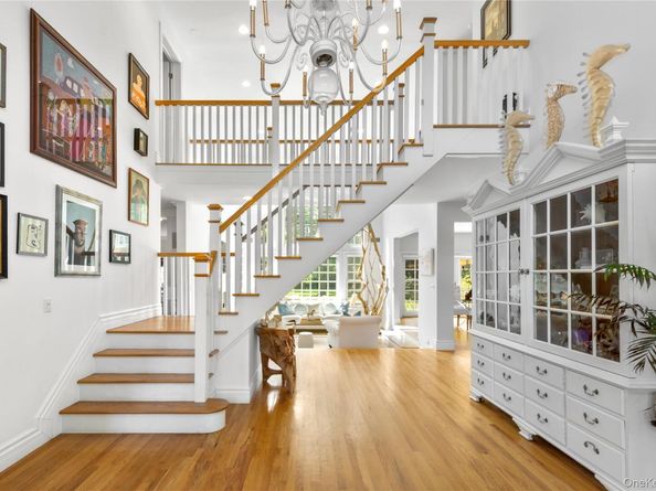 12 Fish Cove Road, Southampton NY 11968