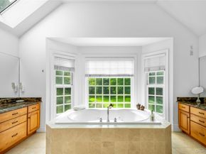 12 Fish Cove Road, Southampton NY 11968