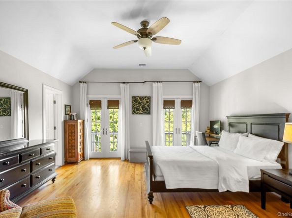 12 Fish Cove Road, Southampton NY 11968
