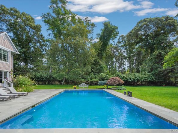 12 Fish Cove Road, Southampton NY 11968