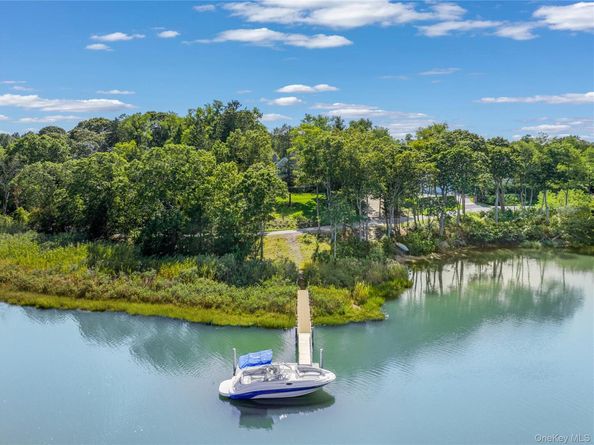 12 Fish Cove Road, Southampton NY 11968